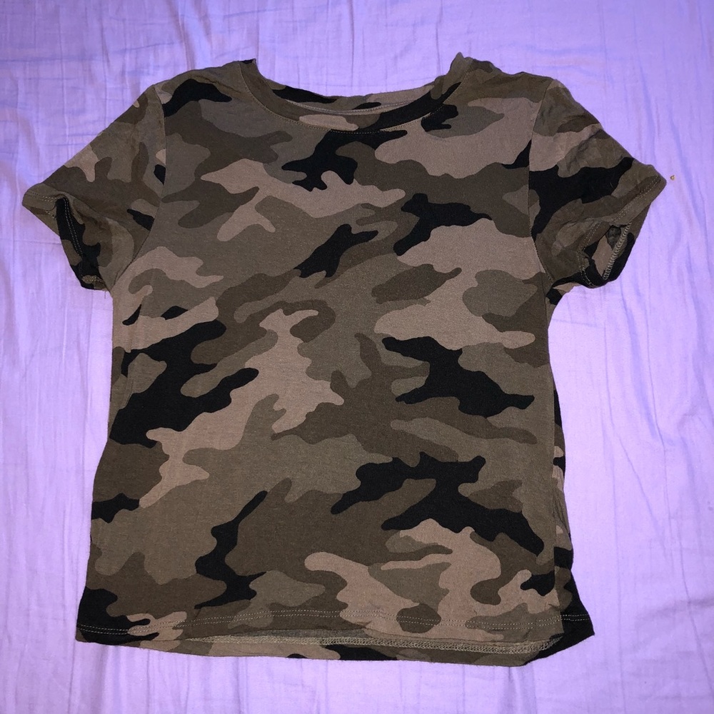 Semi cropped Camo Top